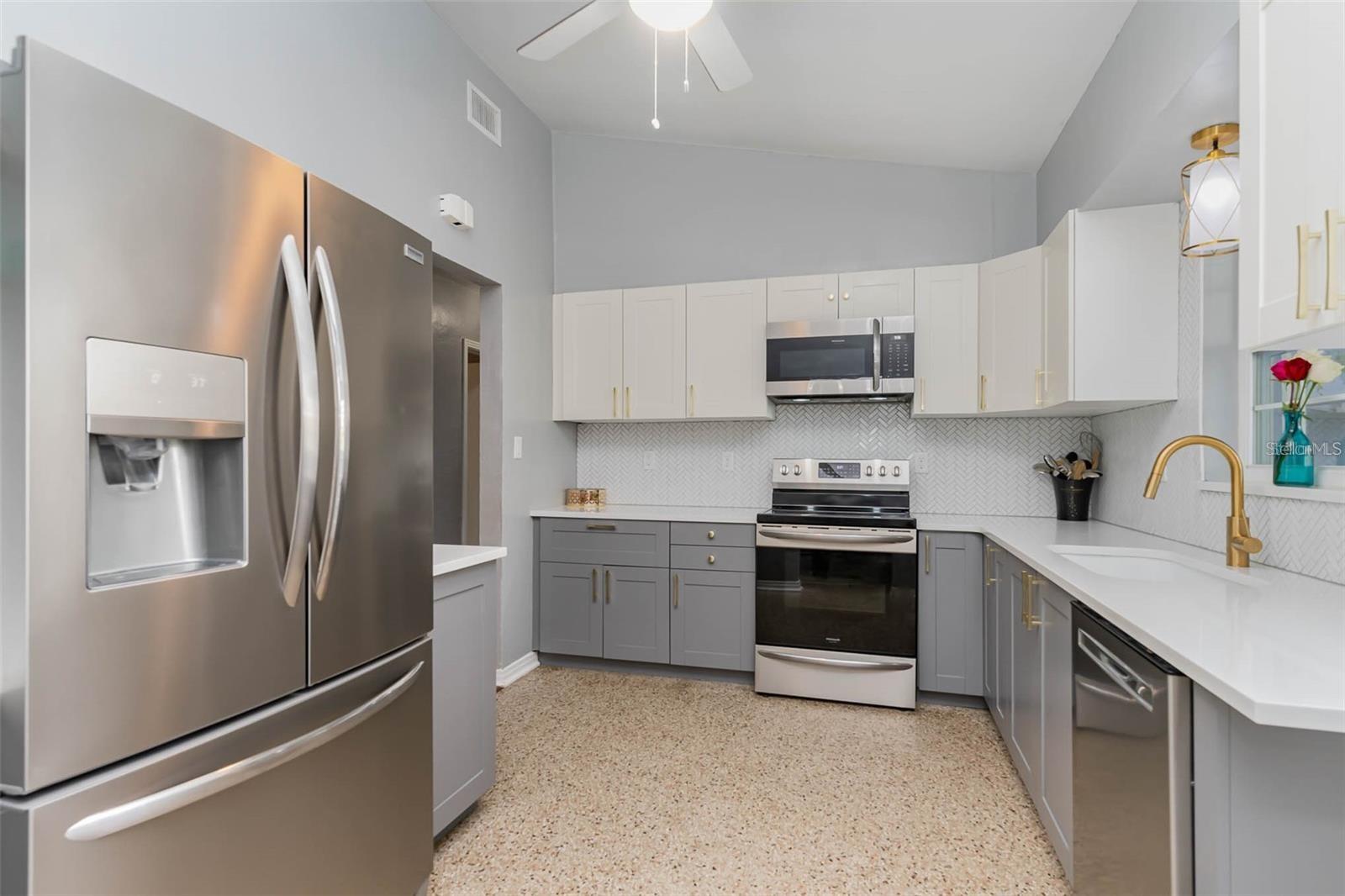 Image 7 of 22 For 724 Braidwood Lane