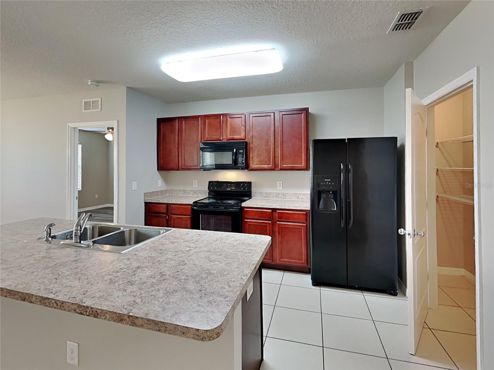 Image 4 of 16 For 4140 Sophia Boulevard