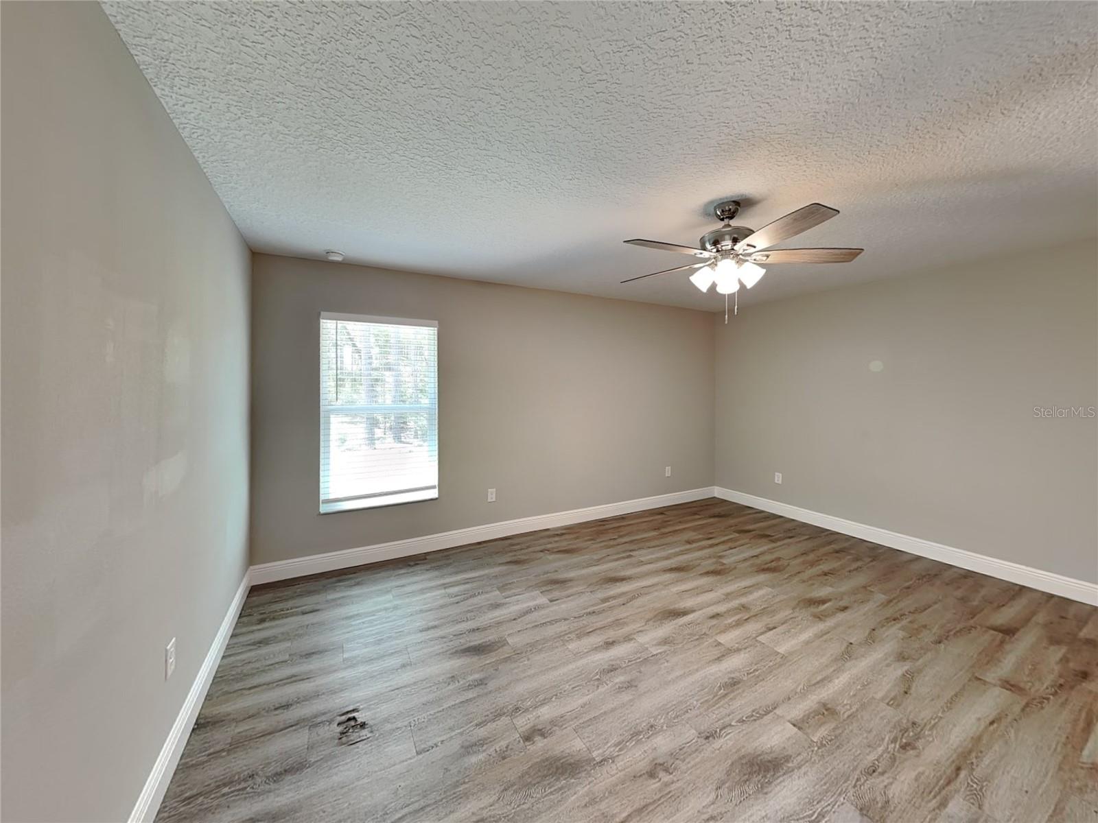 Image 4 of 16 For 944 Rum Place