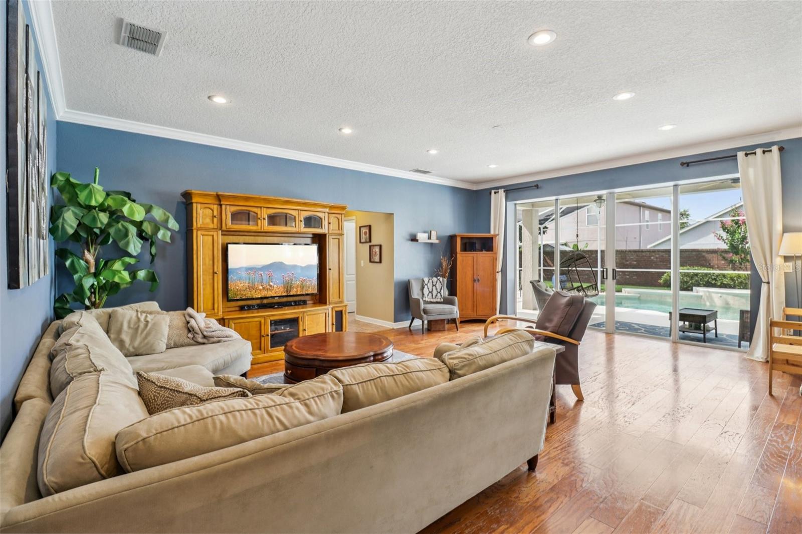 Image 20 of 50 For 3831 Brantley Place Circle