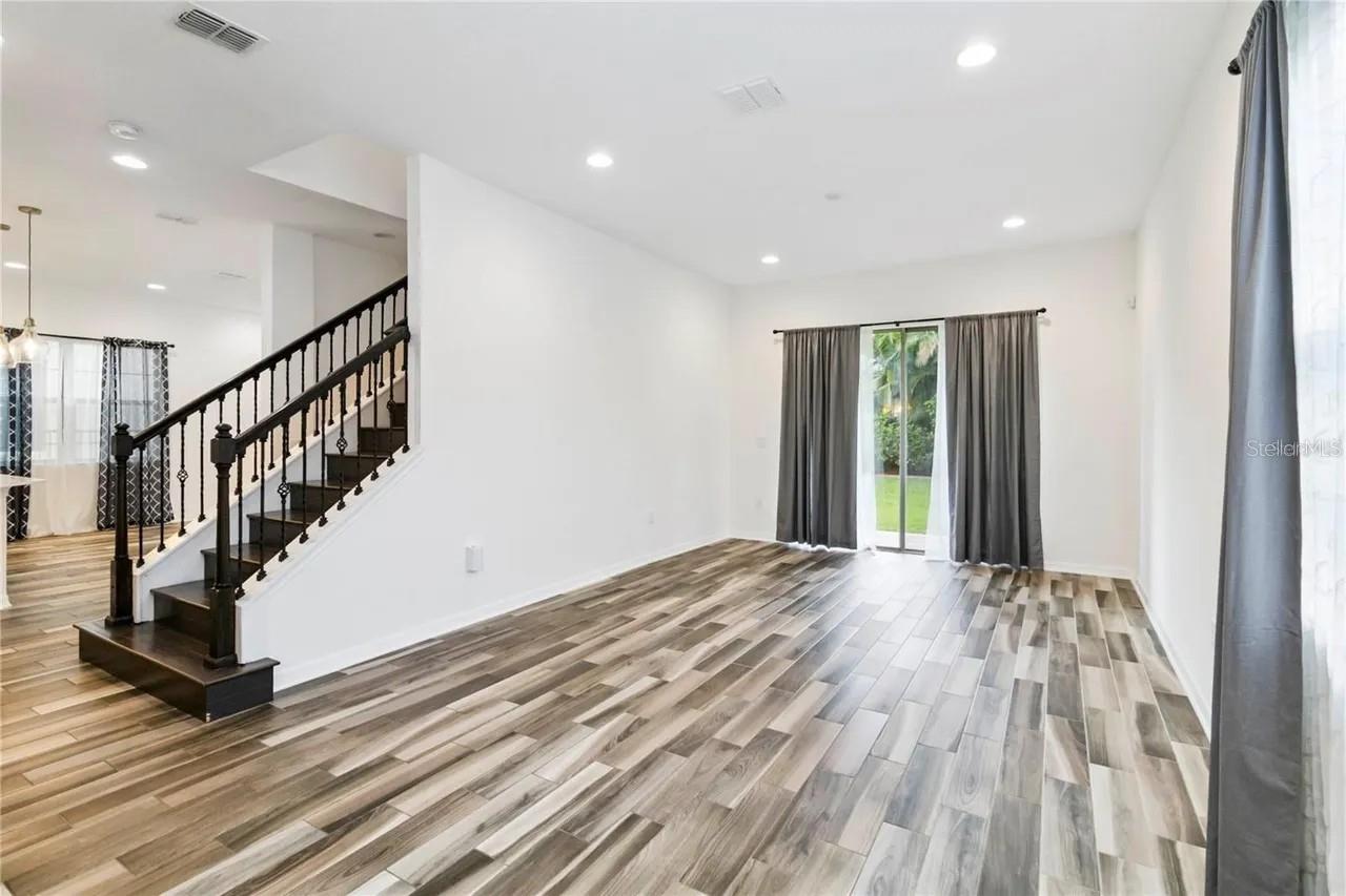Image 10 of 13 For 10466 Siddington Drive
