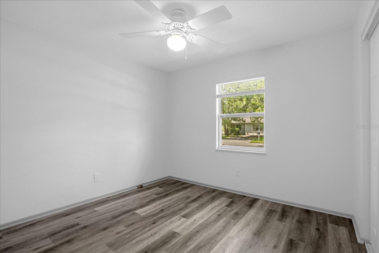 Listing photo id 11 for 21366 Anderson Road