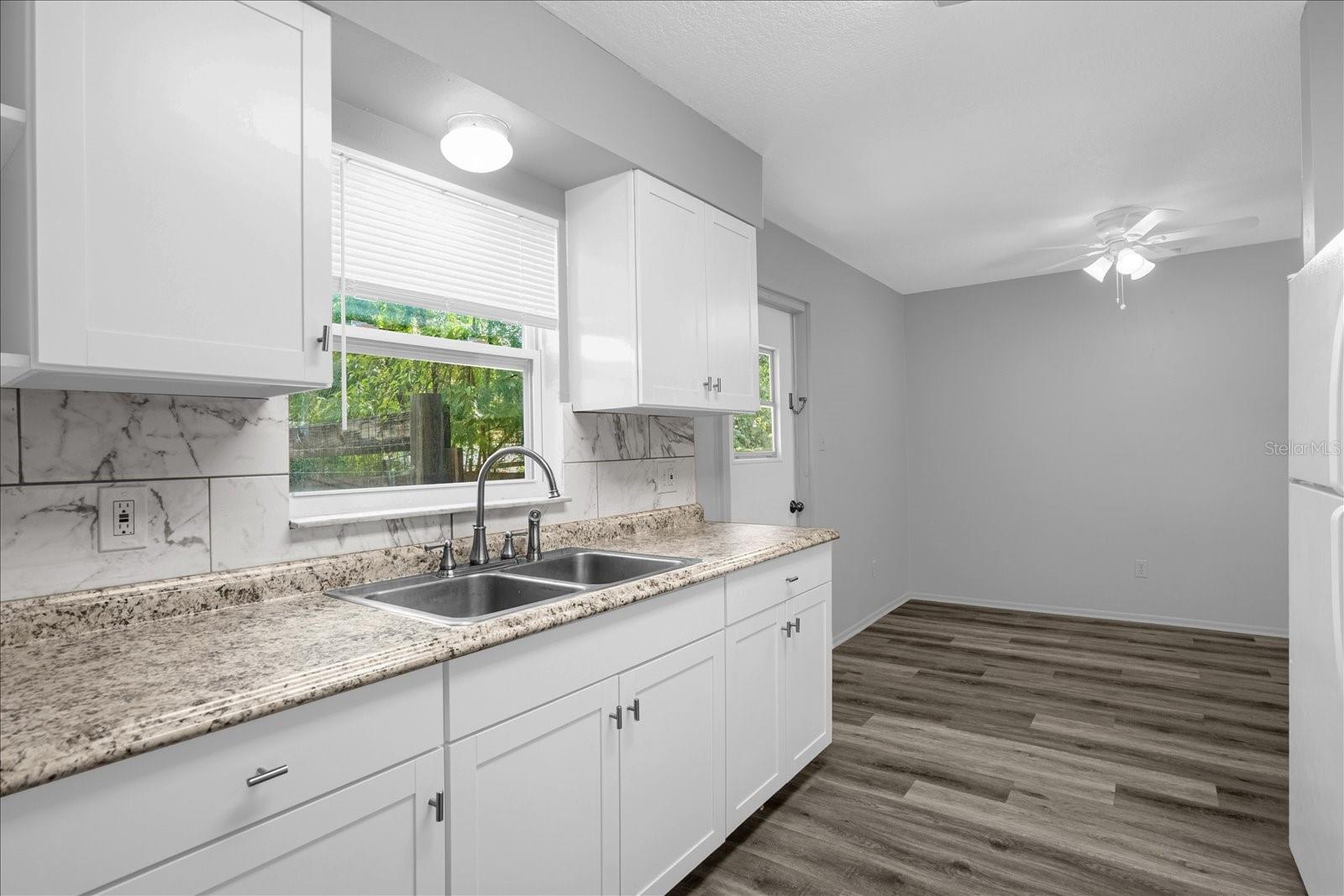 Listing photo id 14 for 21366 Anderson Road