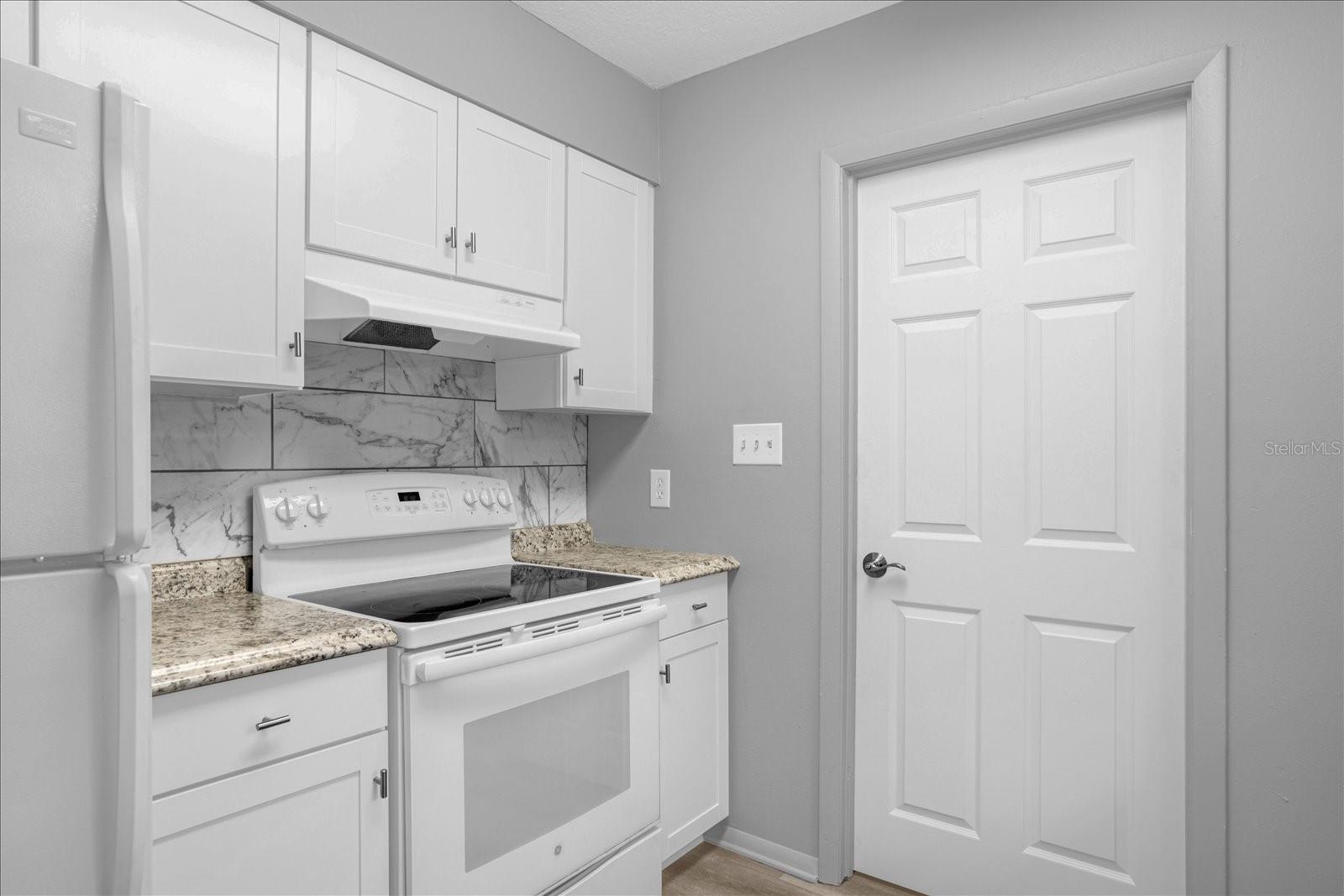 Listing photo id 15 for 21366 Anderson Road