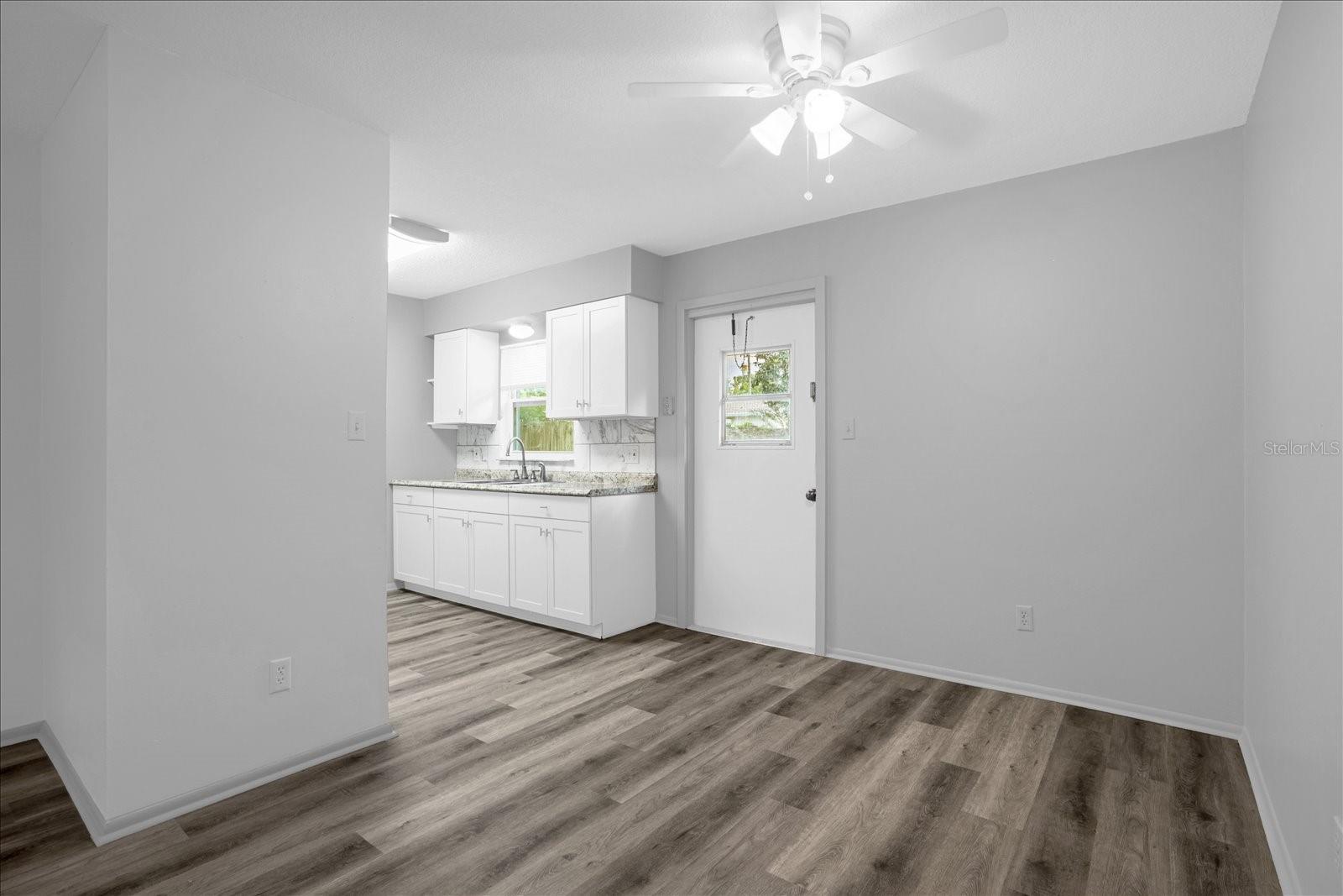 Listing photo id 19 for 21366 Anderson Road