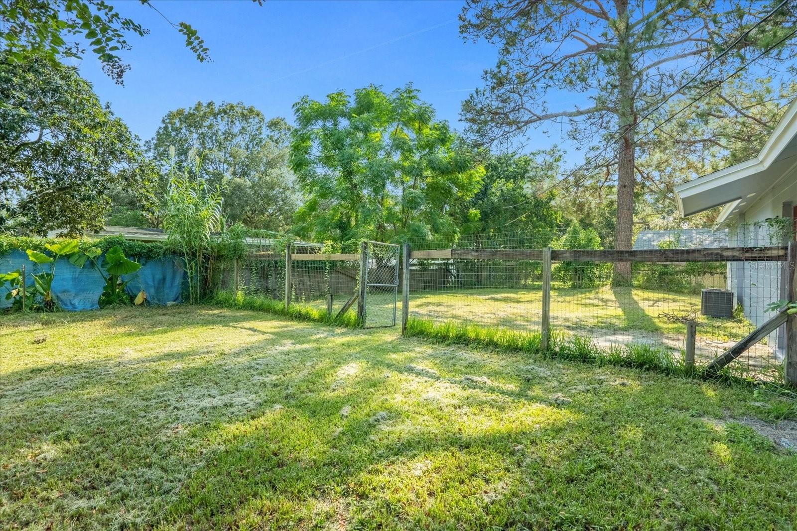 Listing photo id 2 for 21366 Anderson Road