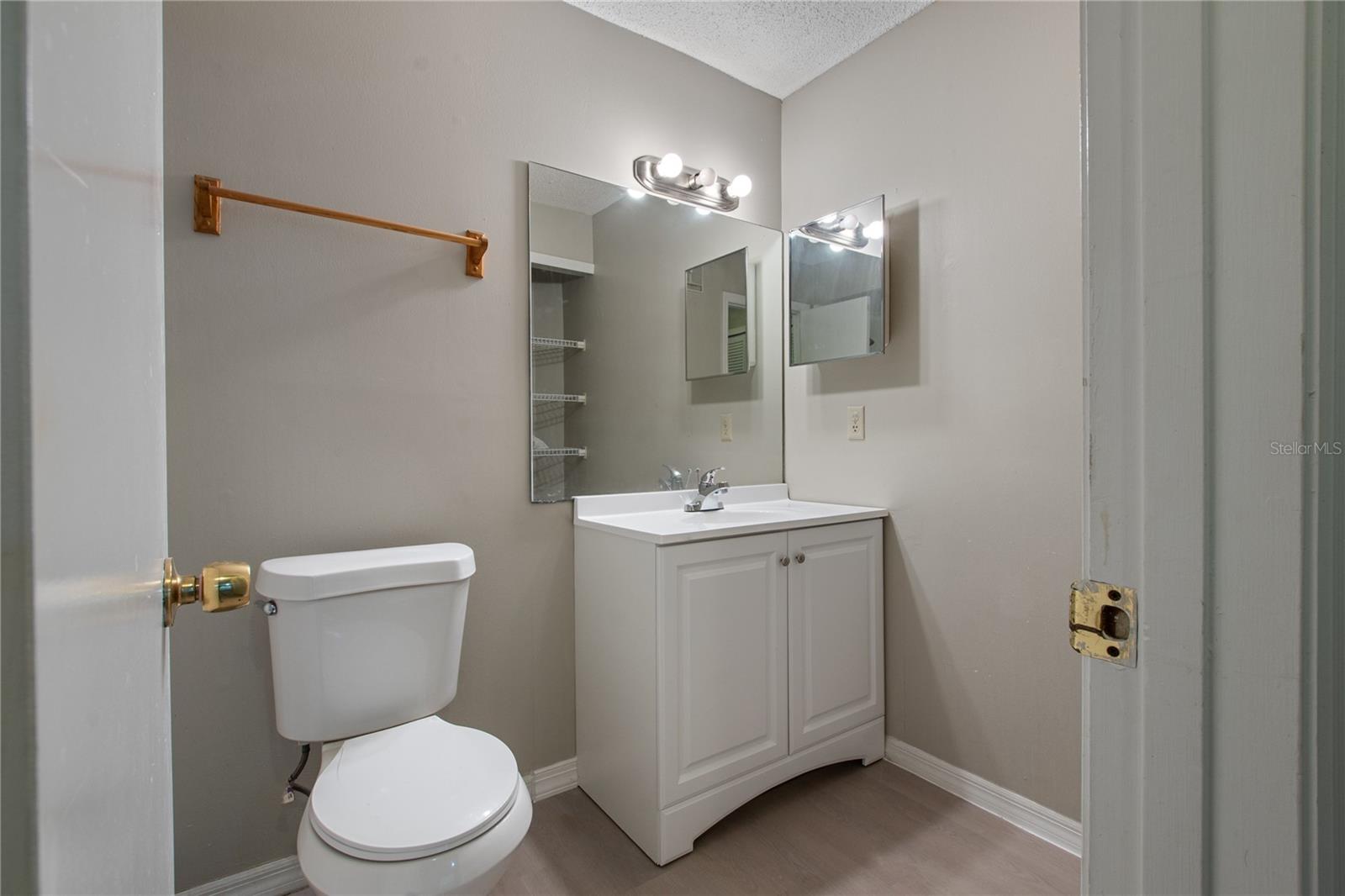 Image 10 of 21 For 3705 Lake Orlando Parkway 370