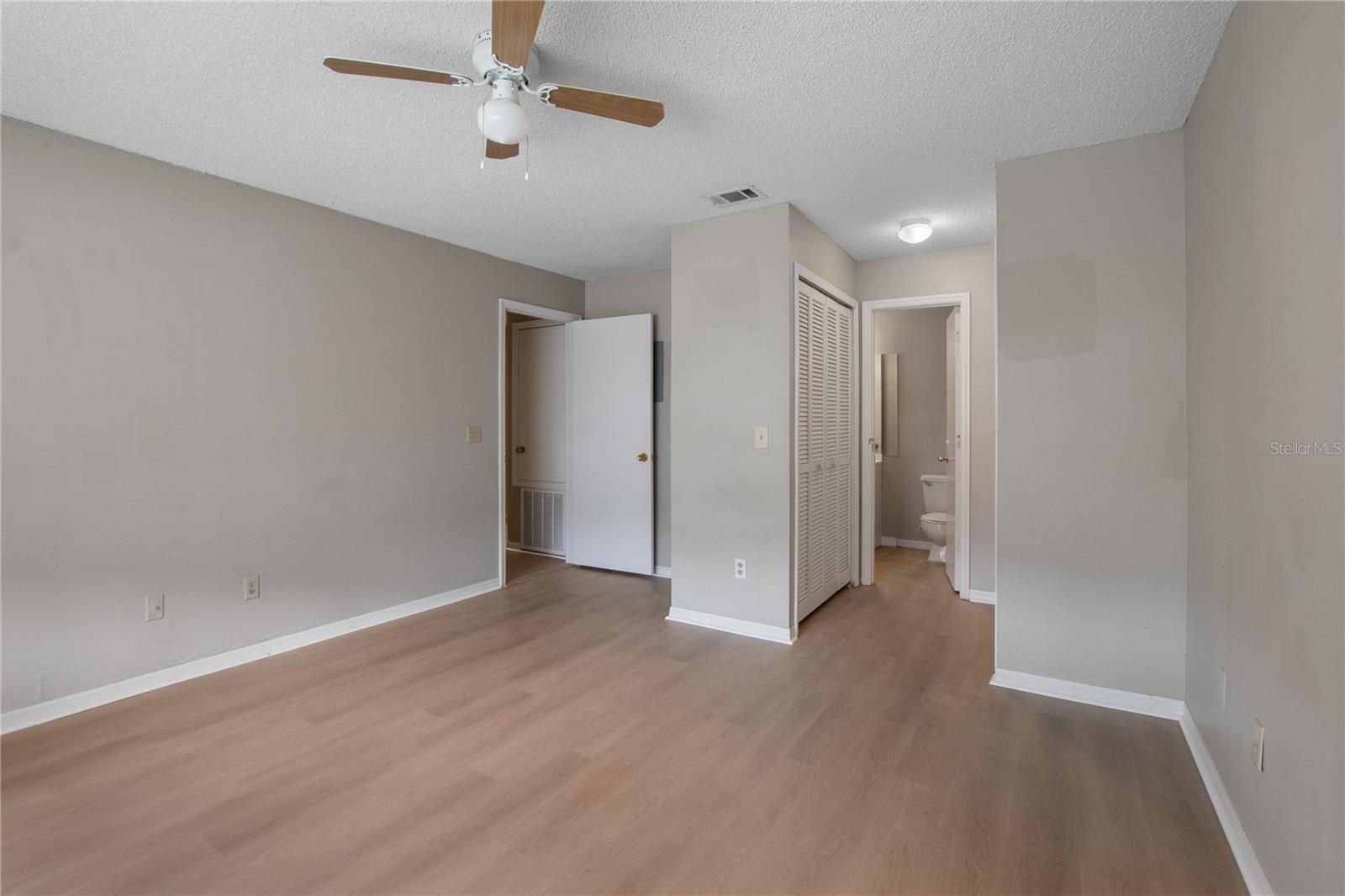 Image 14 of 21 For 3705 Lake Orlando Parkway 370