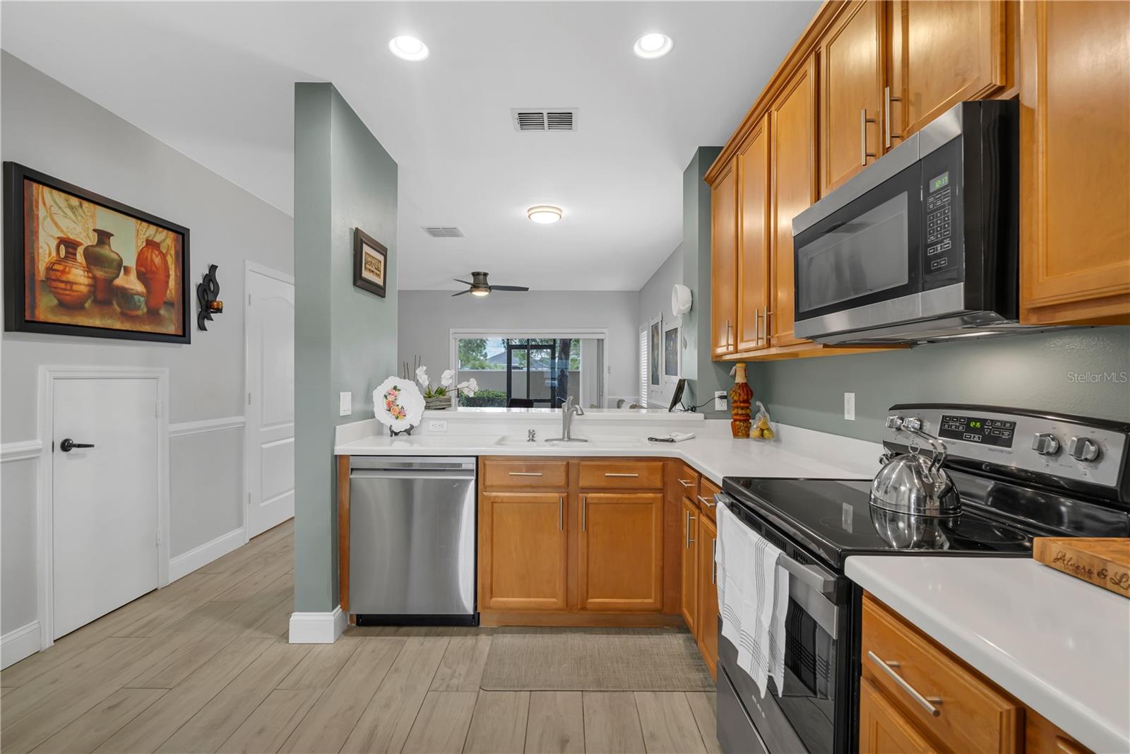 Image 6 of 48 For 3375 Wilshire Way Road 18