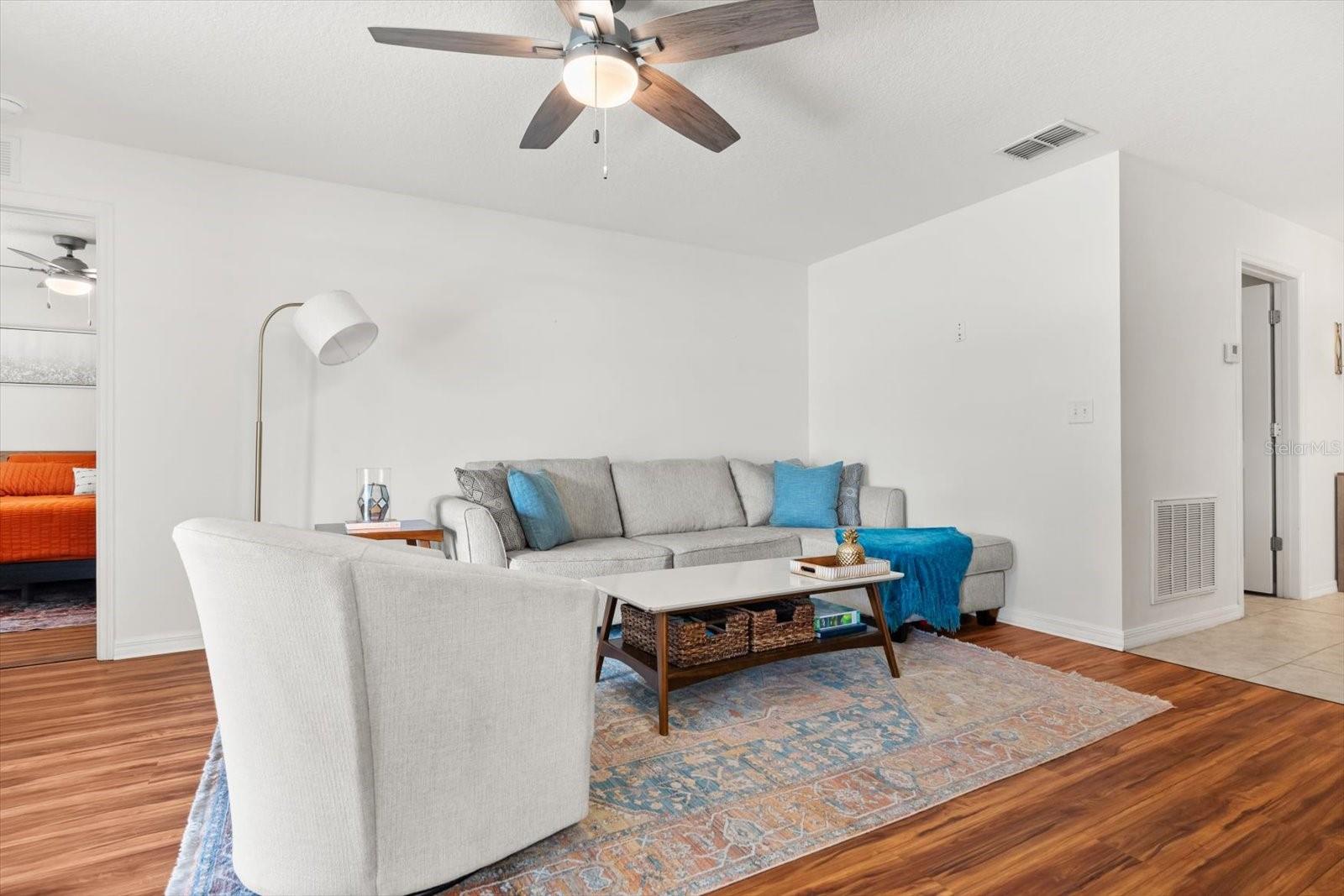 Image 12 of 27 For 541 Antigua Avenue