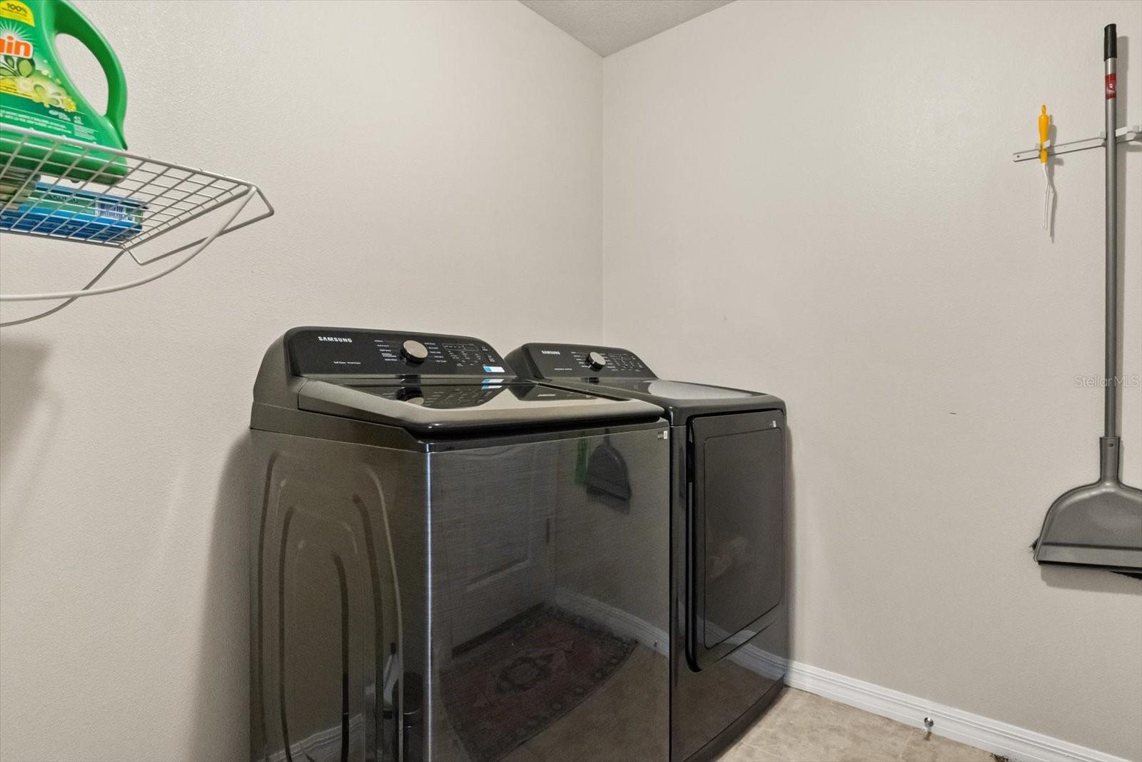 Image 14 of 27 For 541 Antigua Avenue