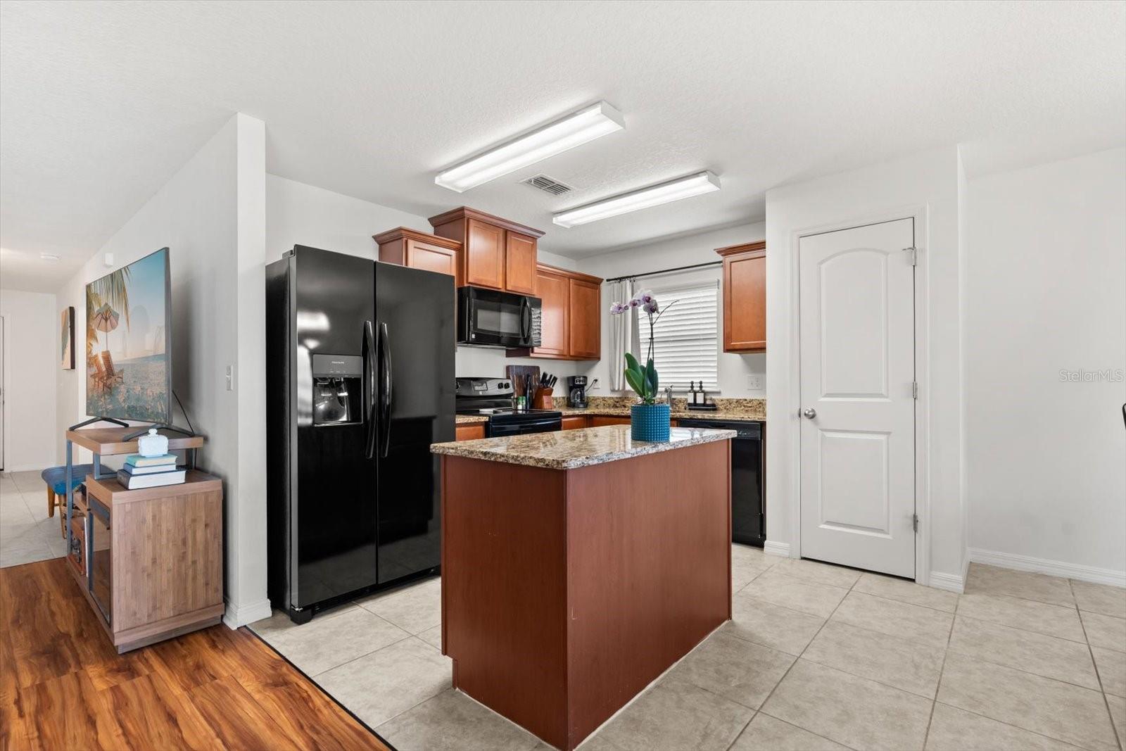Image 15 of 27 For 541 Antigua Avenue