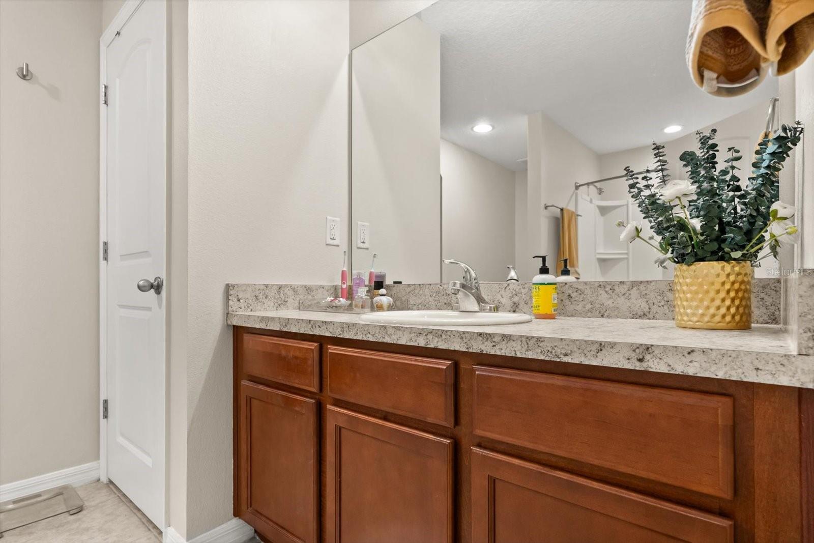 Image 21 of 27 For 541 Antigua Avenue