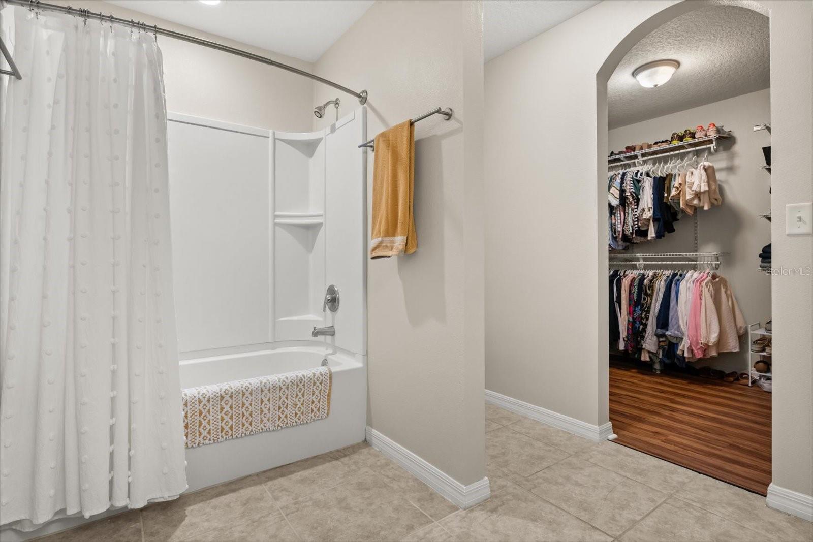 Image 22 of 27 For 541 Antigua Avenue