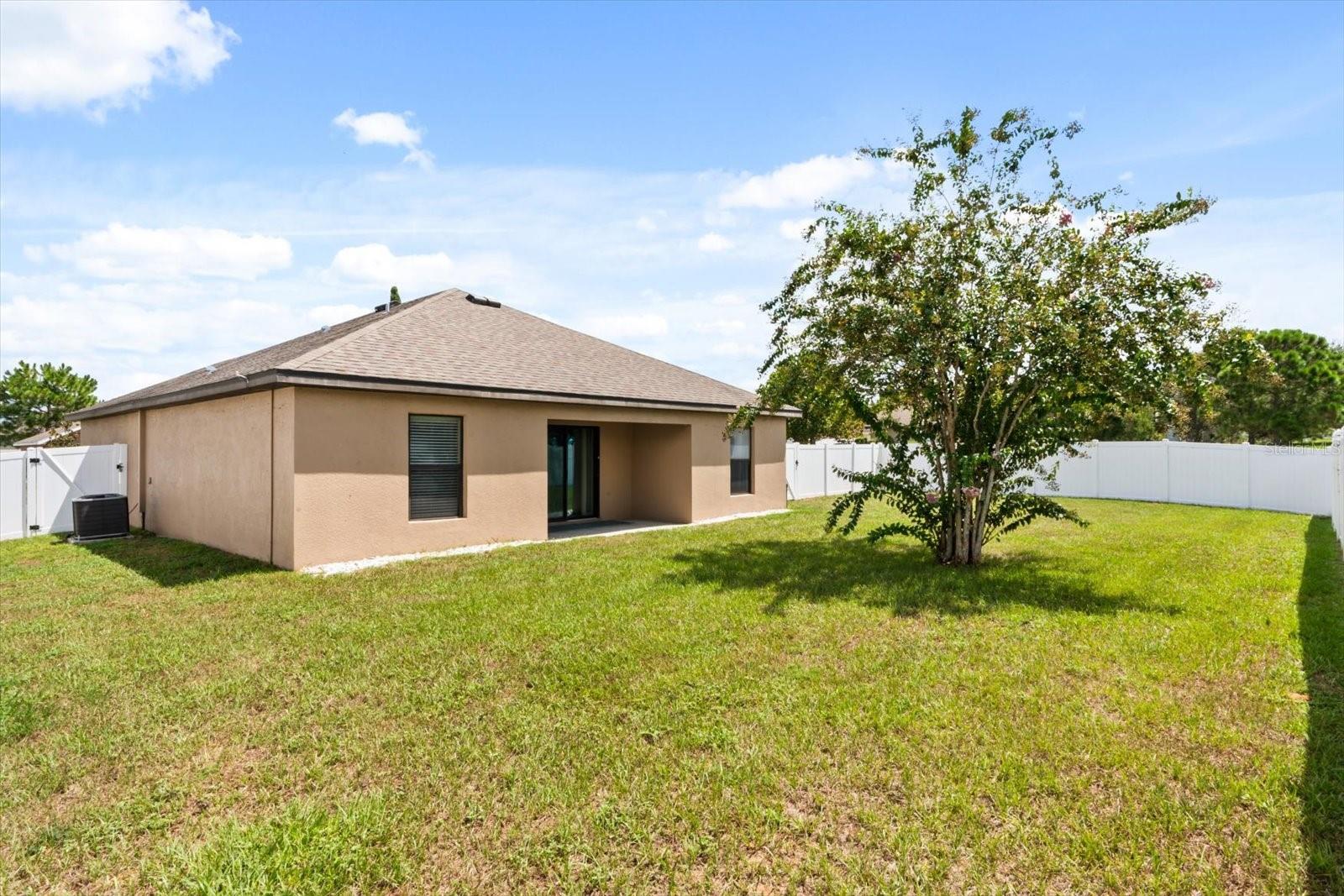 Image 3 of 27 For 541 Antigua Avenue