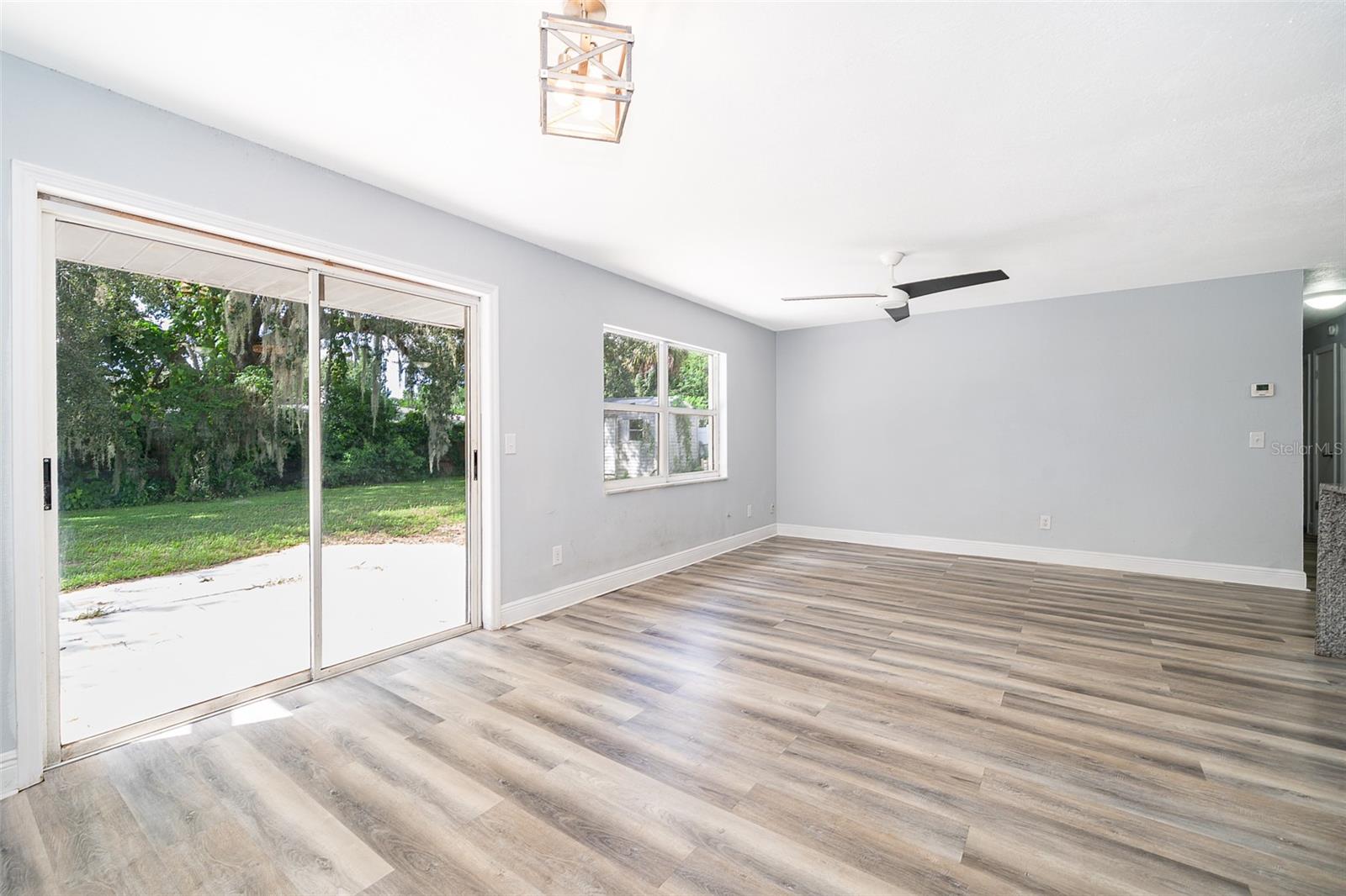 Image 8 of 23 For 854 Bishop Drive
