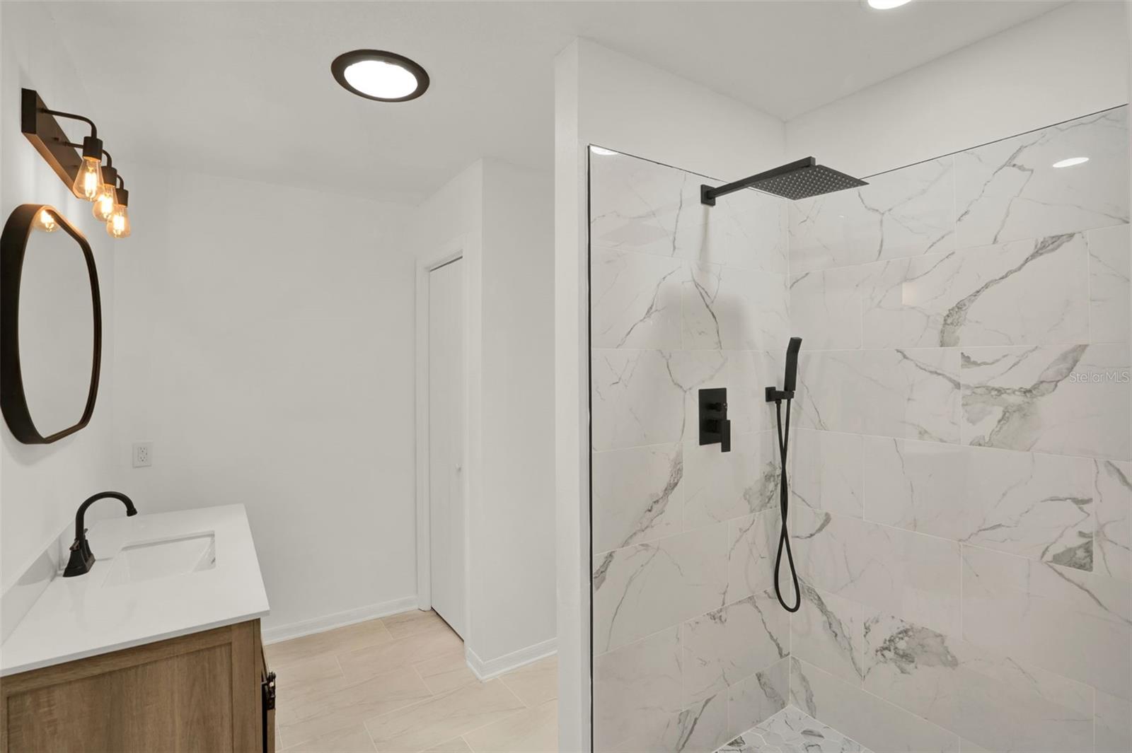Image 21 of 48 For 766 Artesia Avenue