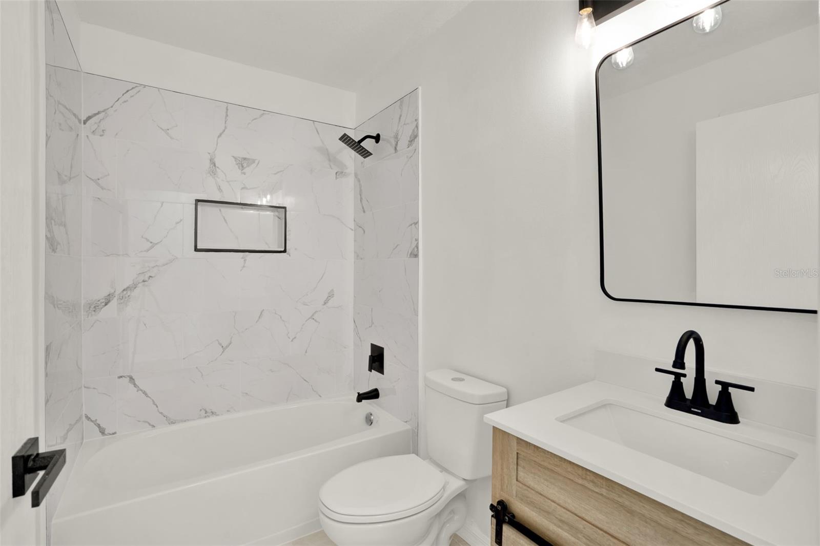 Image 24 of 48 For 766 Artesia Avenue