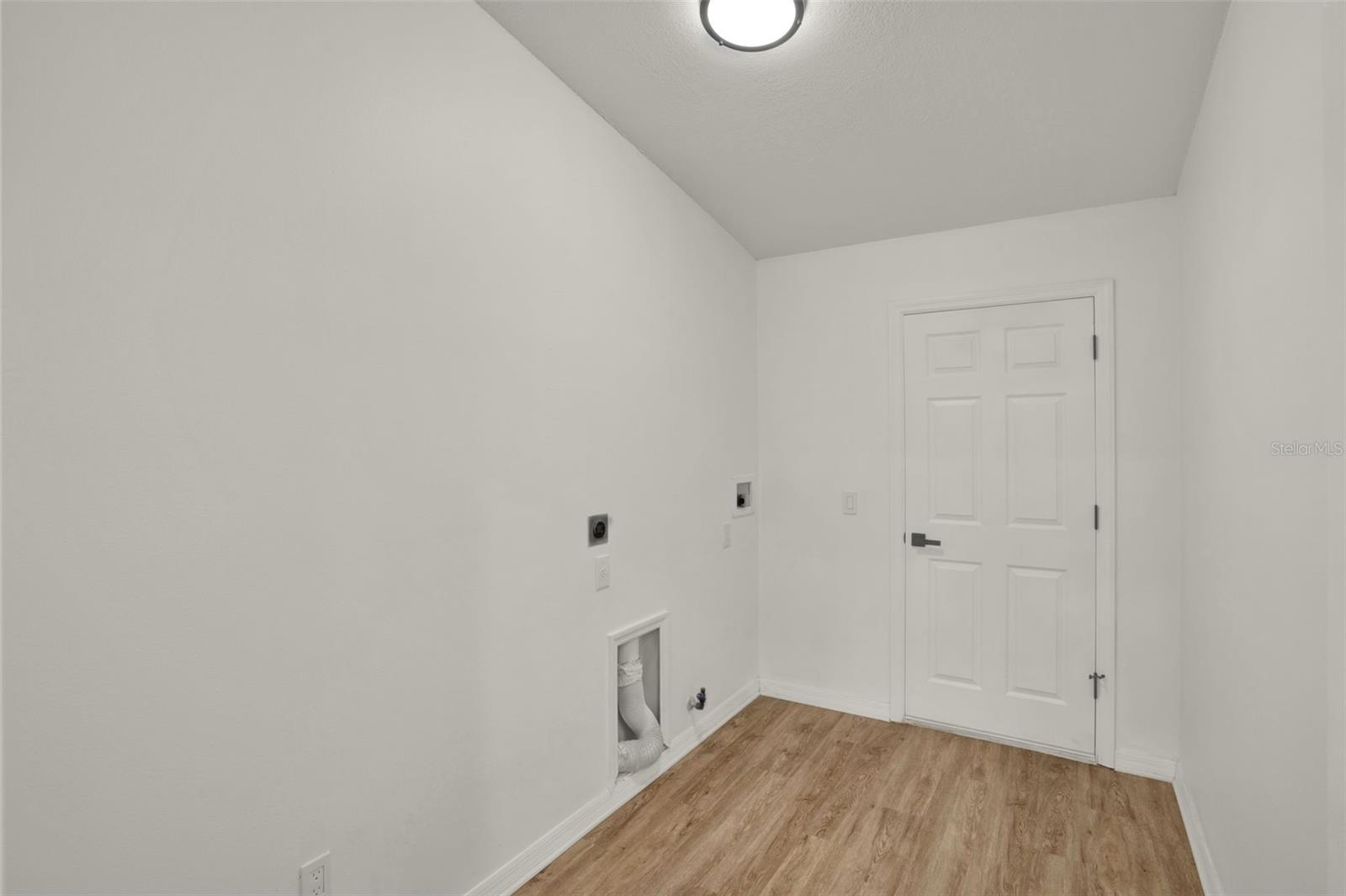 Image 25 of 48 For 766 Artesia Avenue