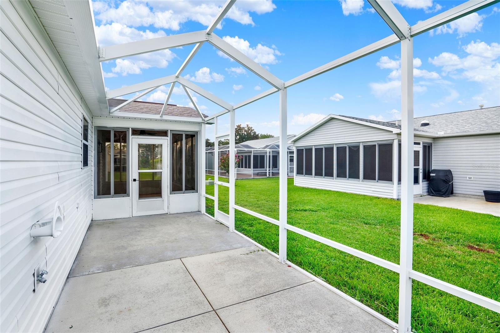 Image 31 of 48 For 766 Artesia Avenue