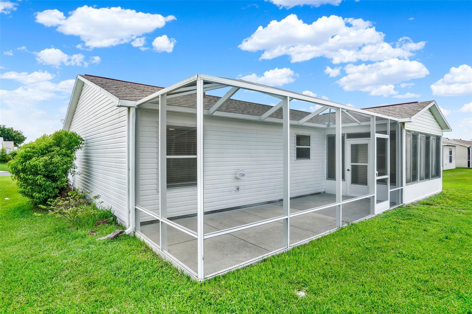 Image 32 of 48 For 766 Artesia Avenue