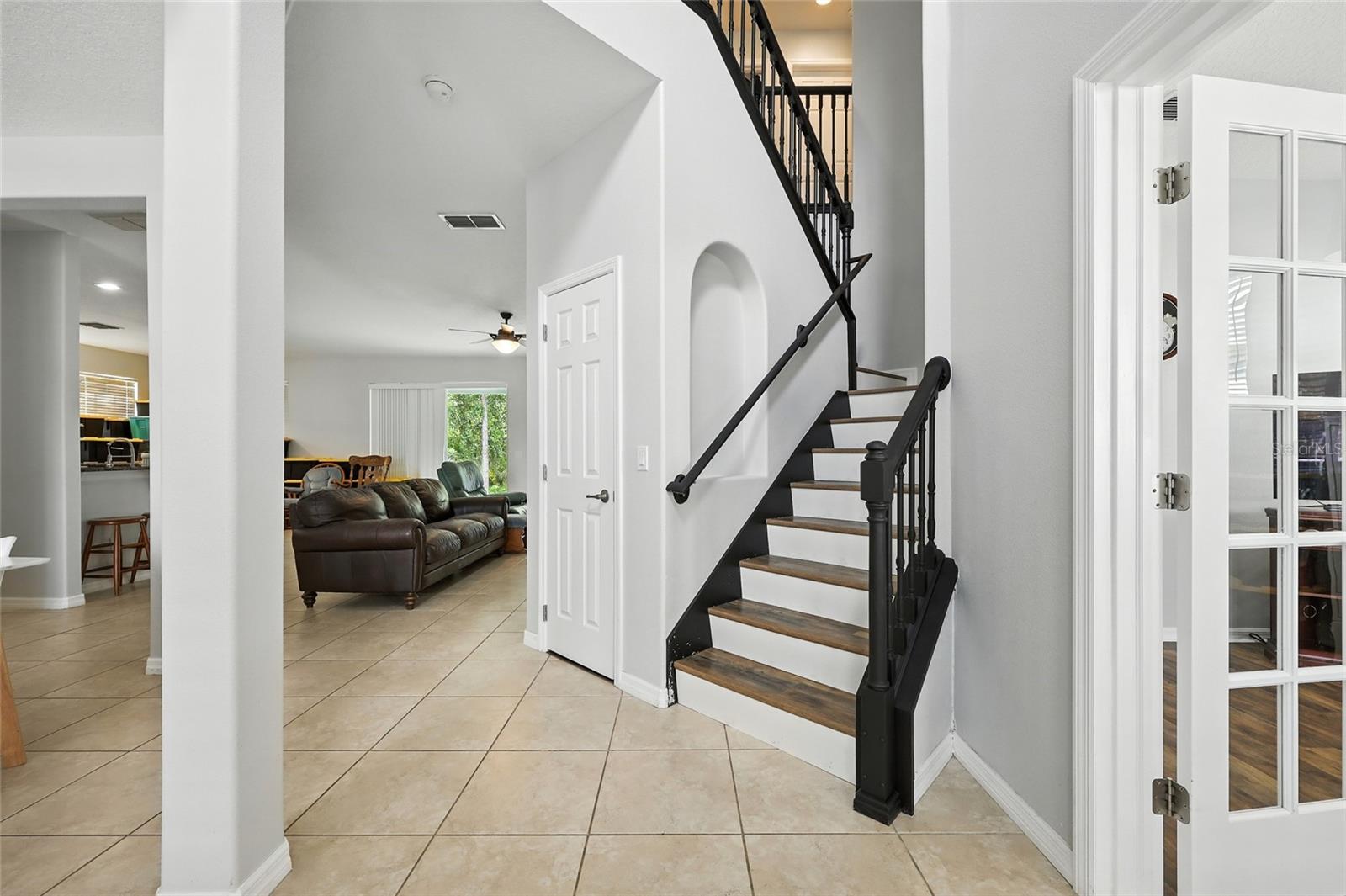 Image 9 of 61 For 5816 Covington Cove Way