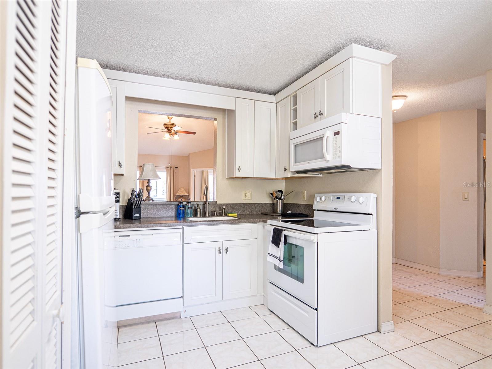 Image 5 of 17 For 3204 Sabal Palms Court B