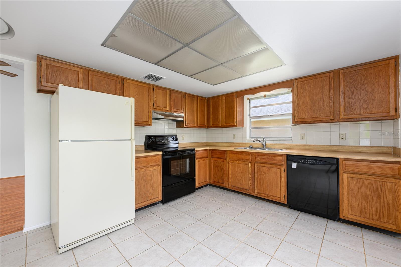 Image 6 of 26 For 1221 La Mesa Avenue