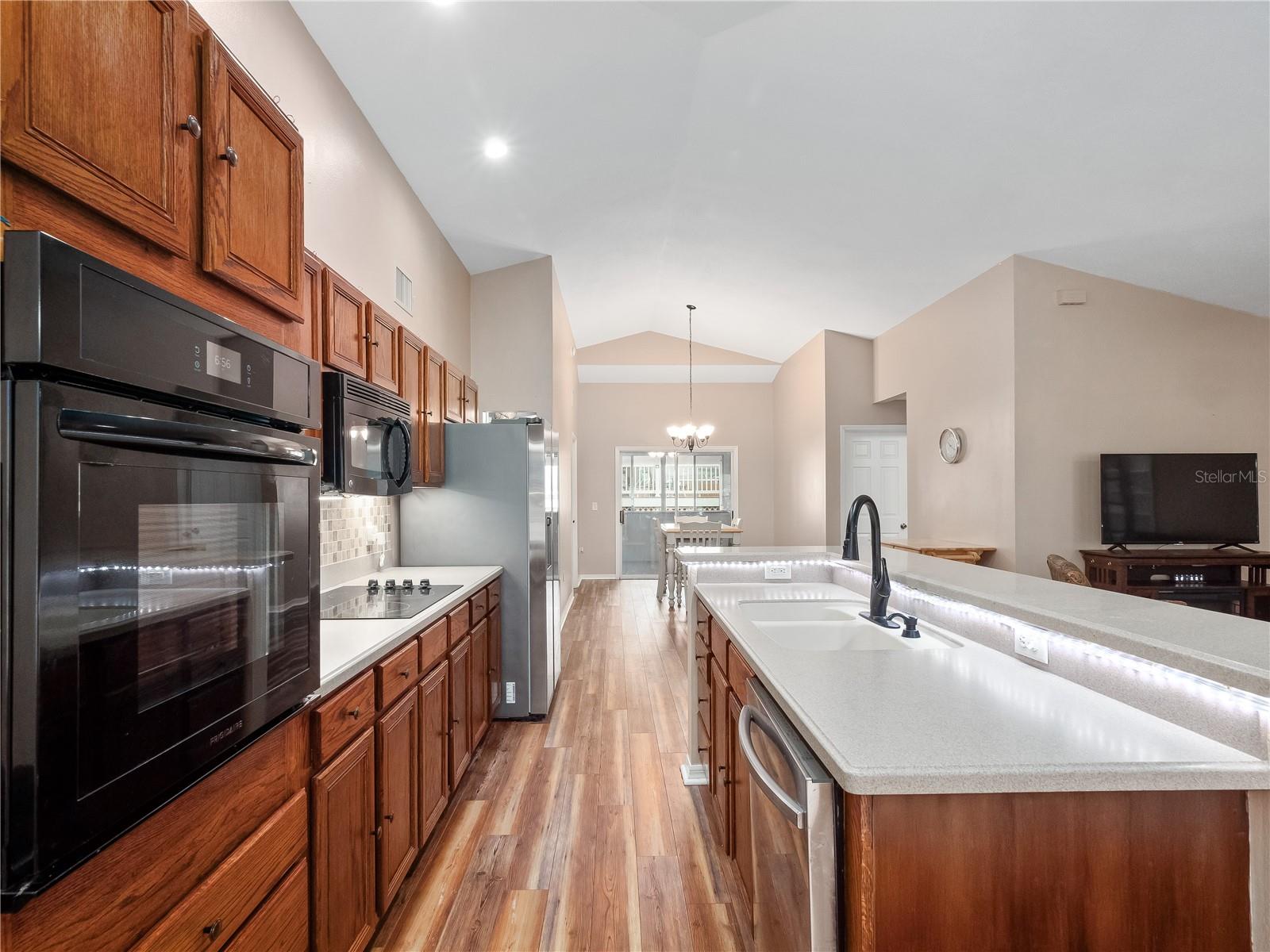 Image 12 of 91 For 25731 Lido Ave