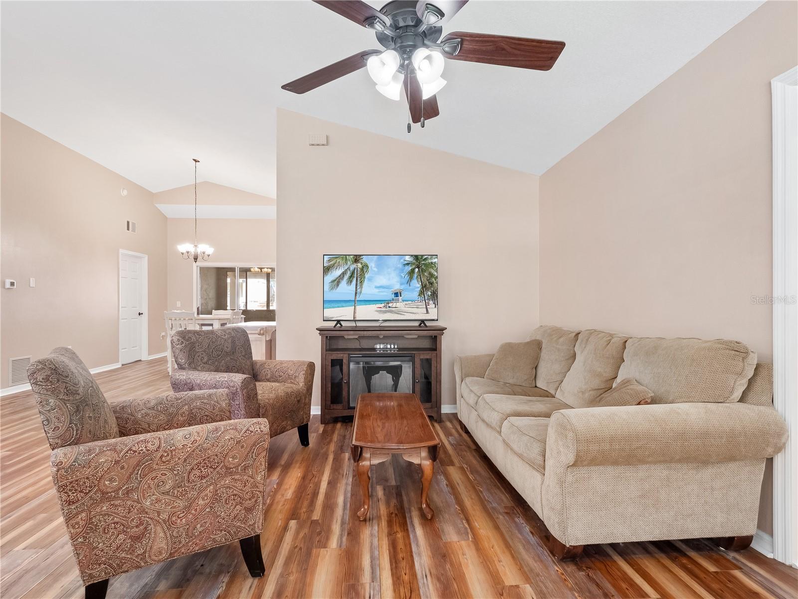 Image 17 of 91 For 25731 Lido Ave