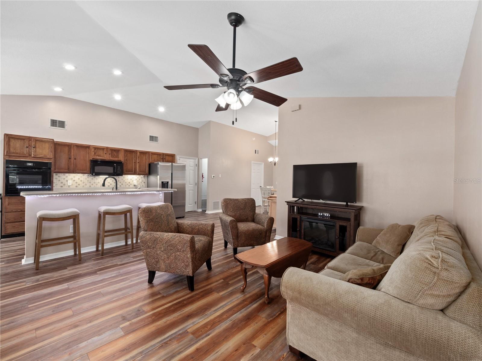 Image 20 of 91 For 25731 Lido Ave
