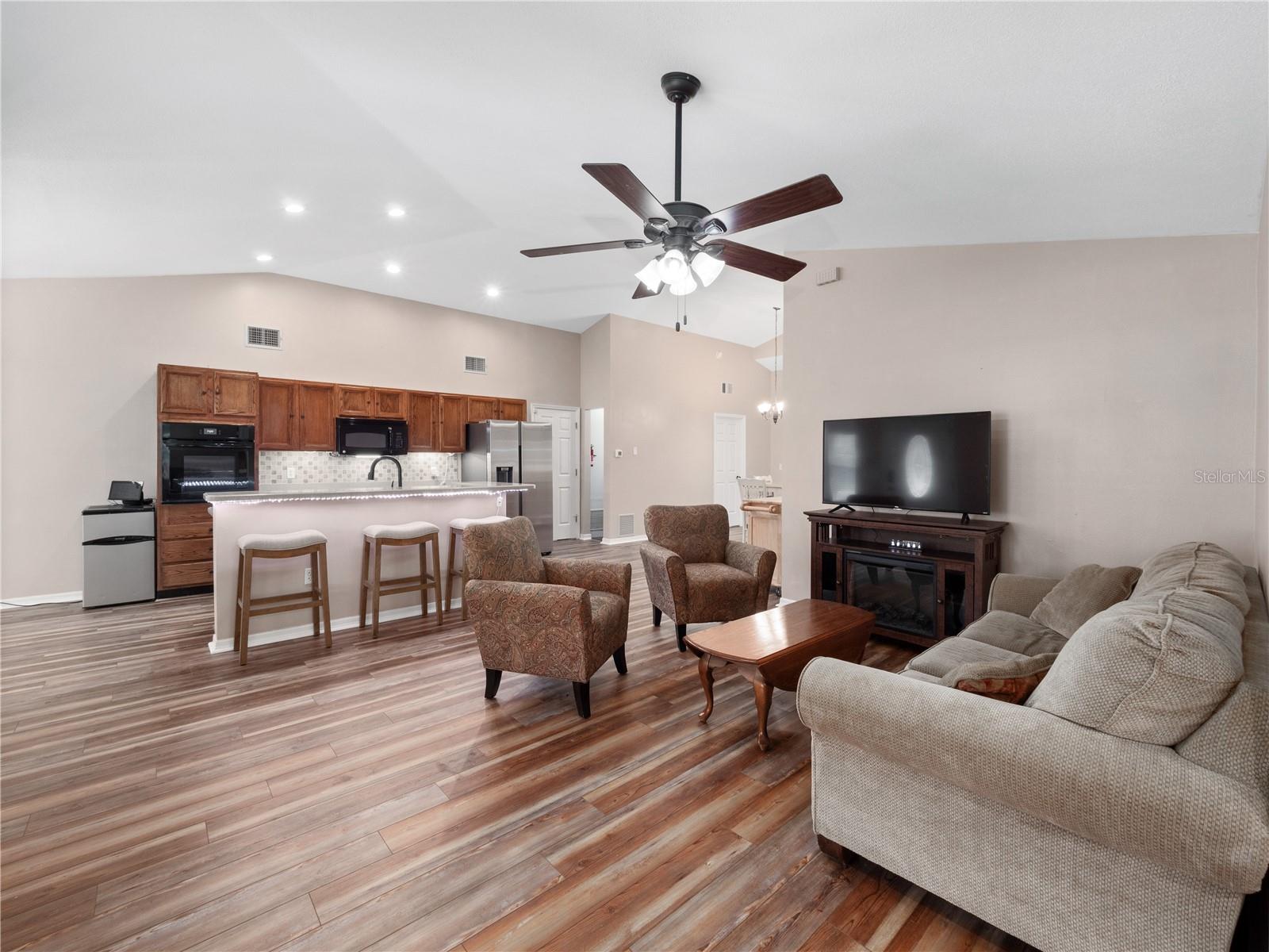 Image 9 of 91 For 25731 Lido Ave