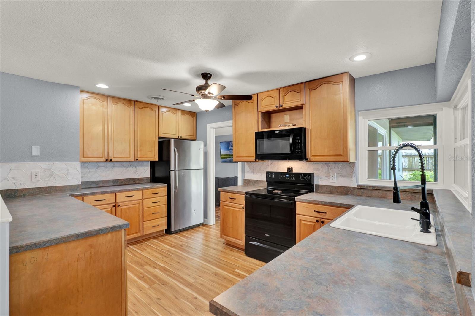Image 10 of 36 For 1411 Glastonberry Road