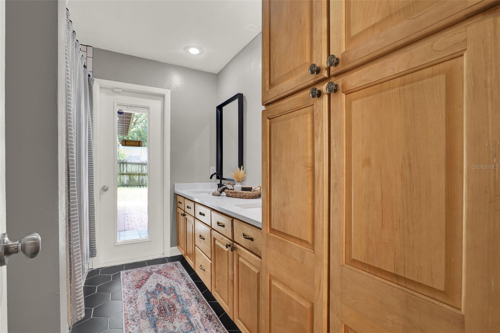 Image 20 of 36 For 1411 Glastonberry Road