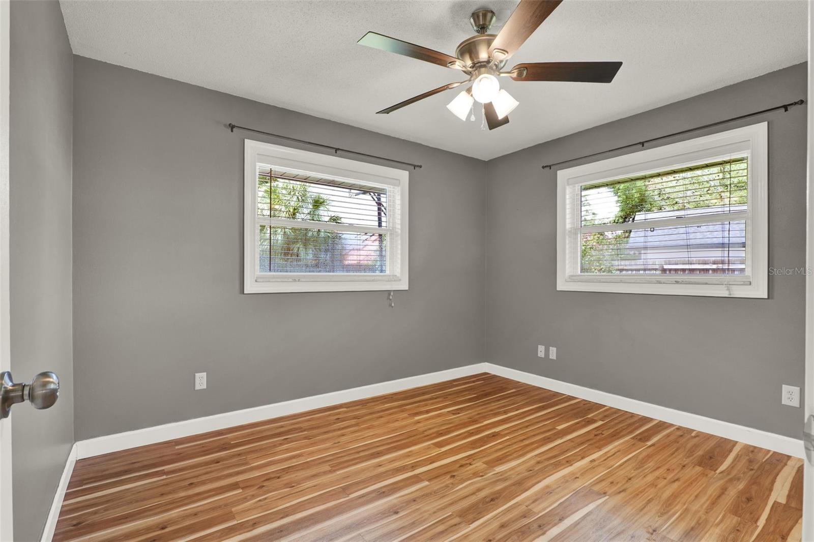 Image 23 of 36 For 1411 Glastonberry Road