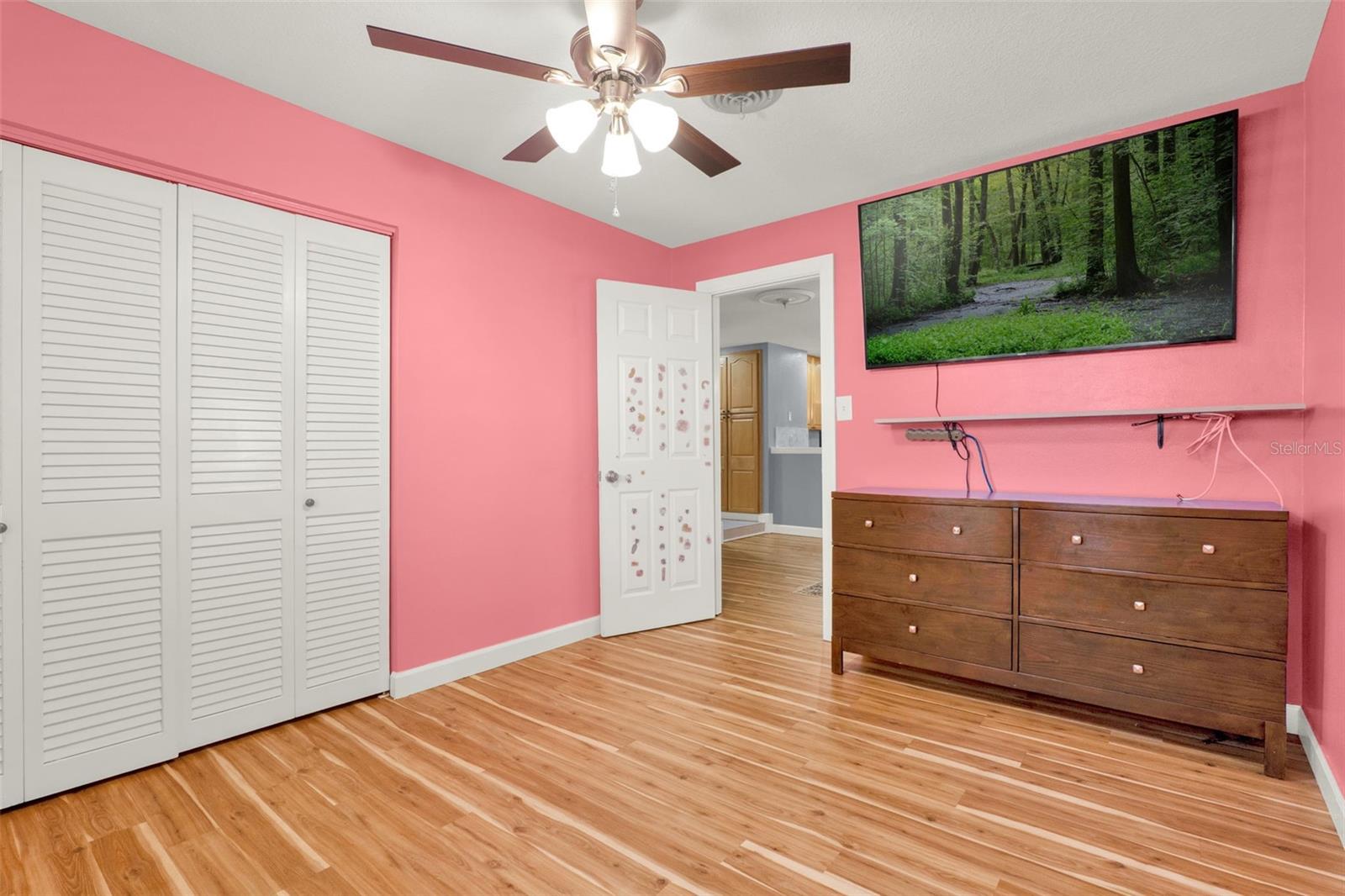 Image 24 of 36 For 1411 Glastonberry Road