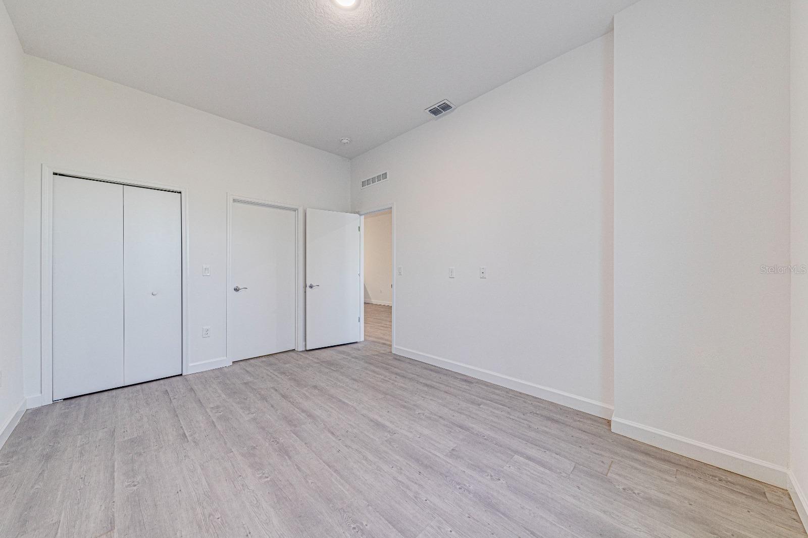 Image 24 of 33 For 400 Famagusta Drive