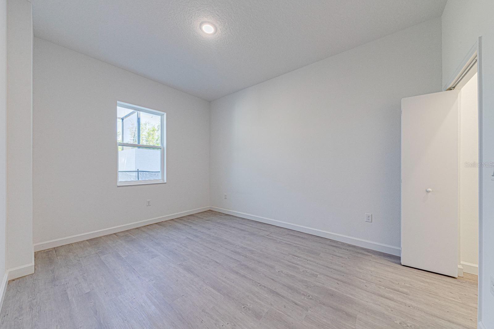 Image 26 of 33 For 400 Famagusta Drive