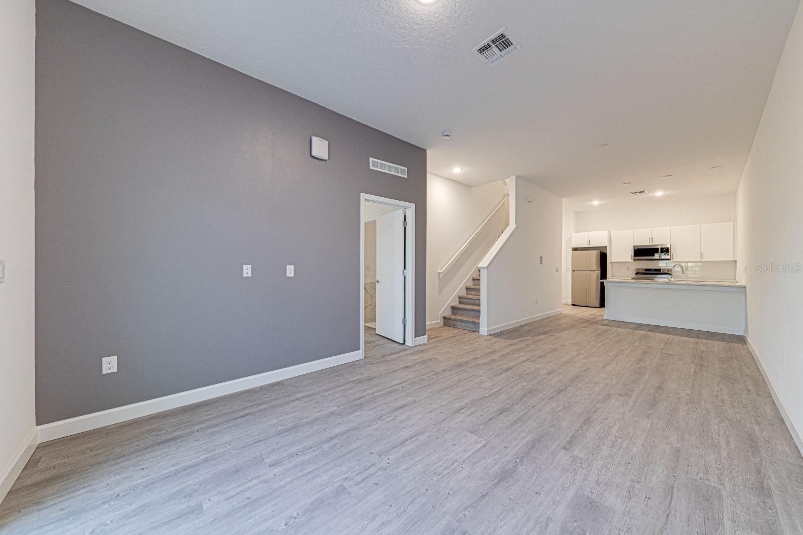 Image 27 of 33 For 400 Famagusta Drive