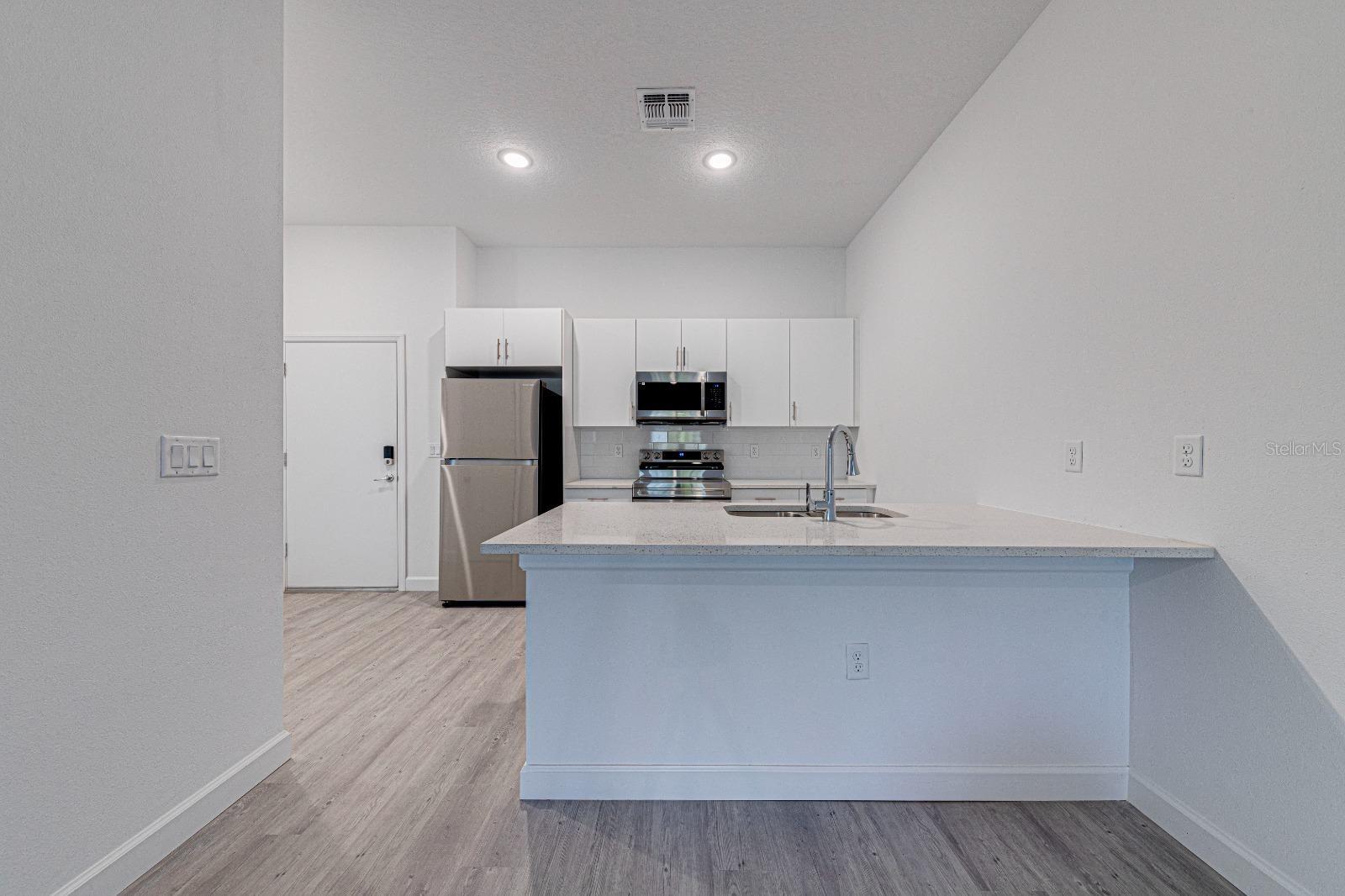 Image 3 of 33 For 400 Famagusta Drive
