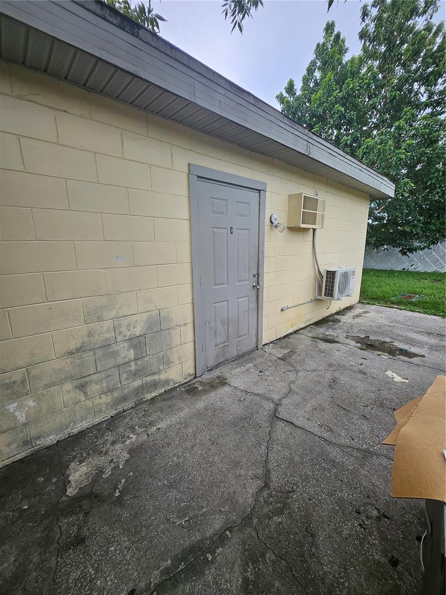 Image 2 of 6 For 6729 Ovid Avenue