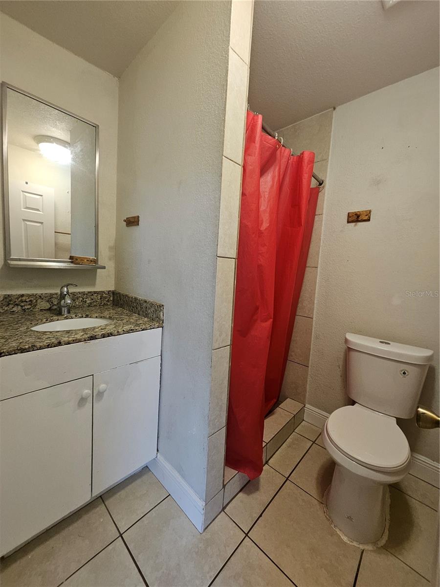 Image 5 of 6 For 6729 Ovid Avenue