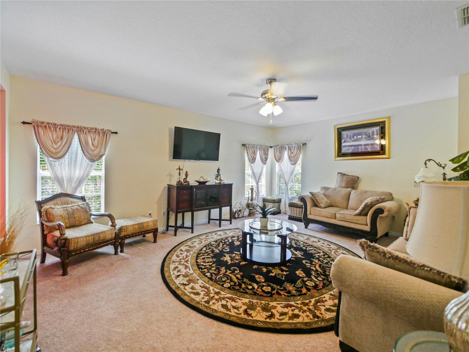 Listing photo id 12 for 23241 Abercorn Lane