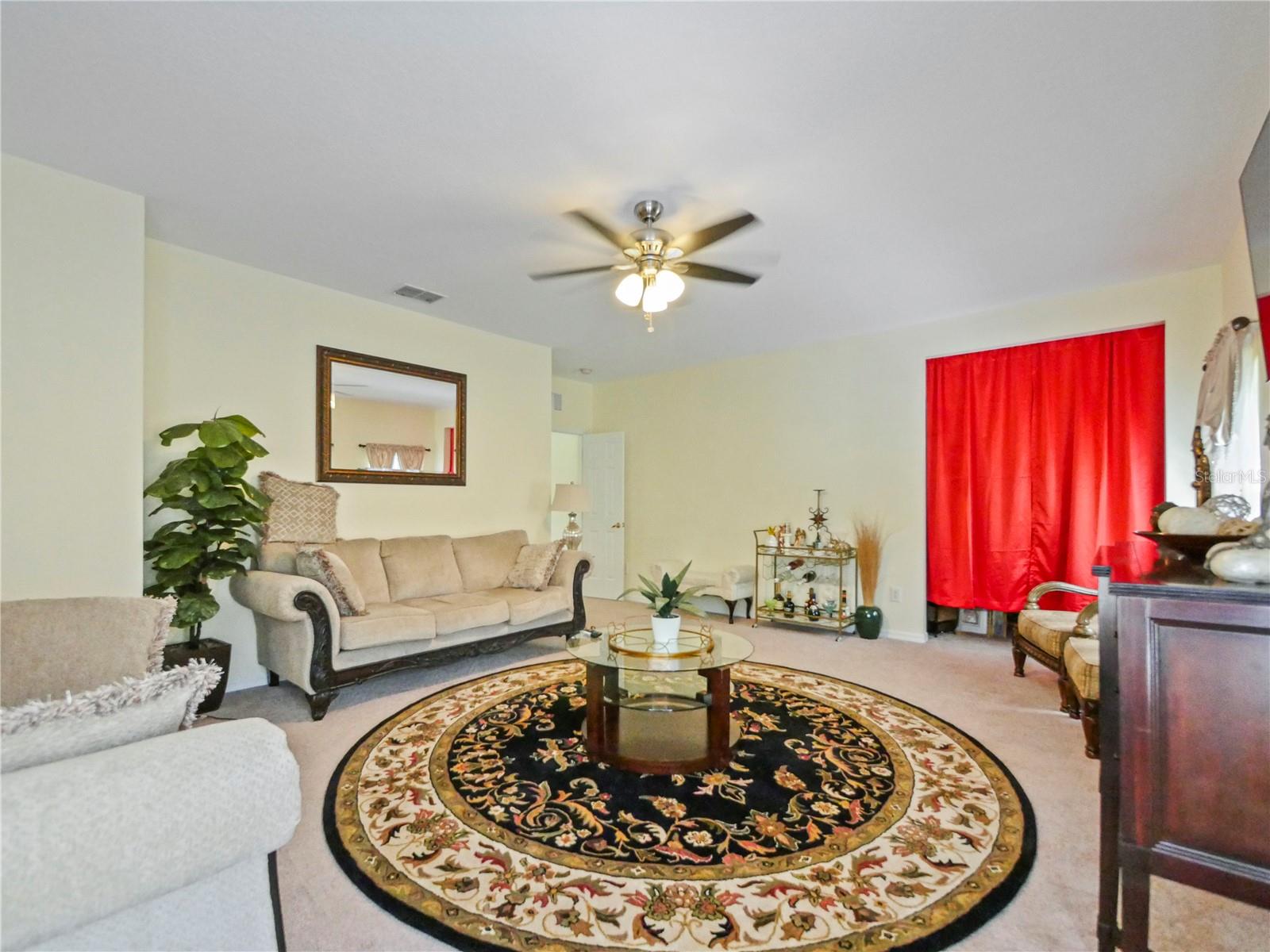 Listing photo id 13 for 23241 Abercorn Lane