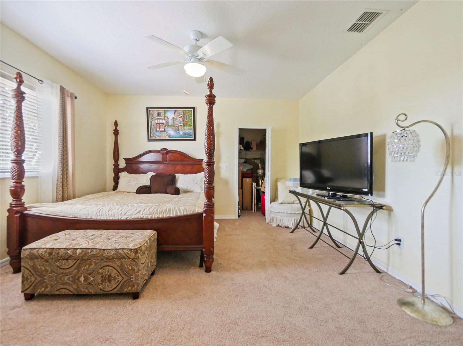 Listing photo id 18 for 23241 Abercorn Lane