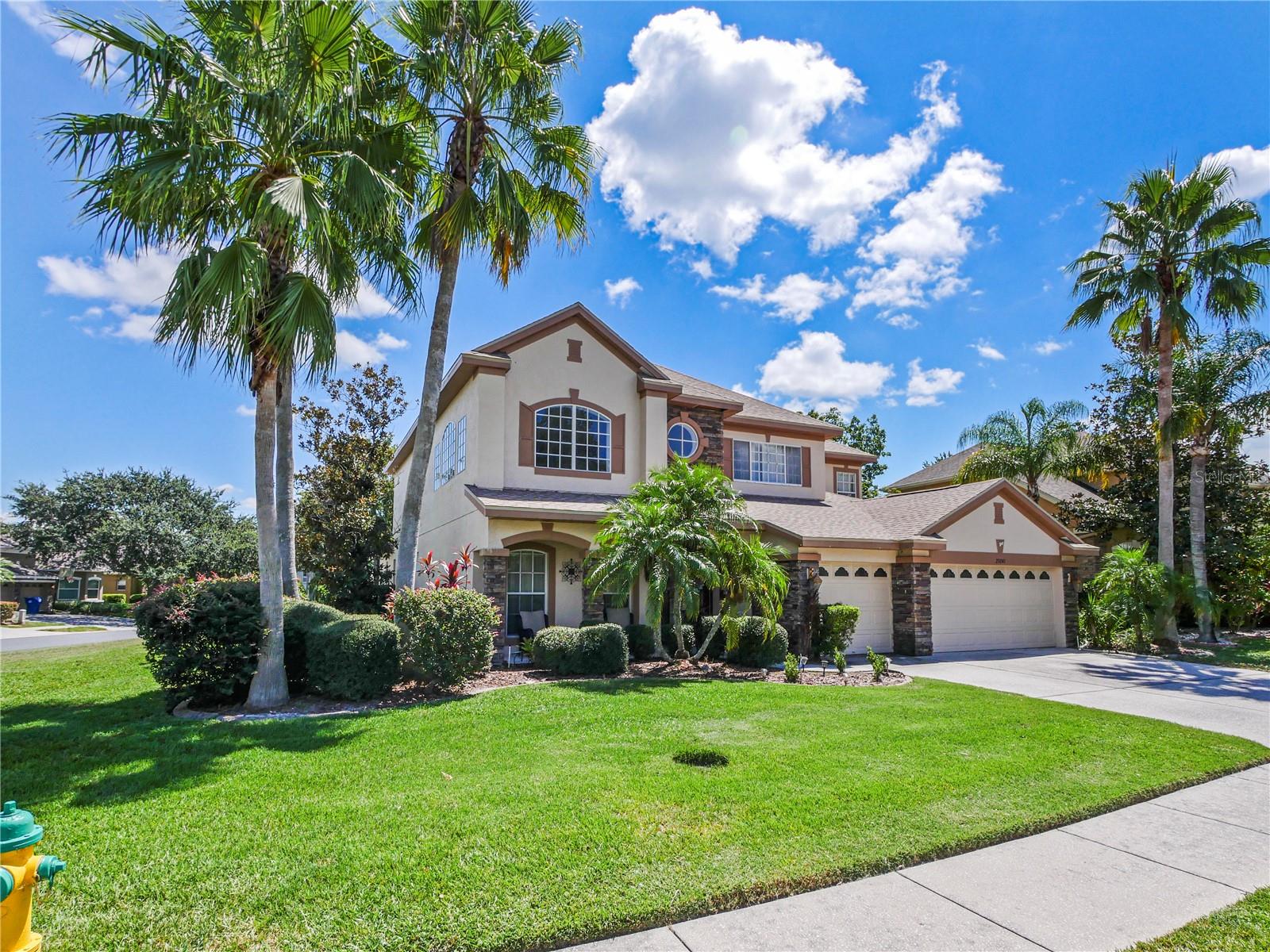 Listing photo id 1 for 23241 Abercorn Lane