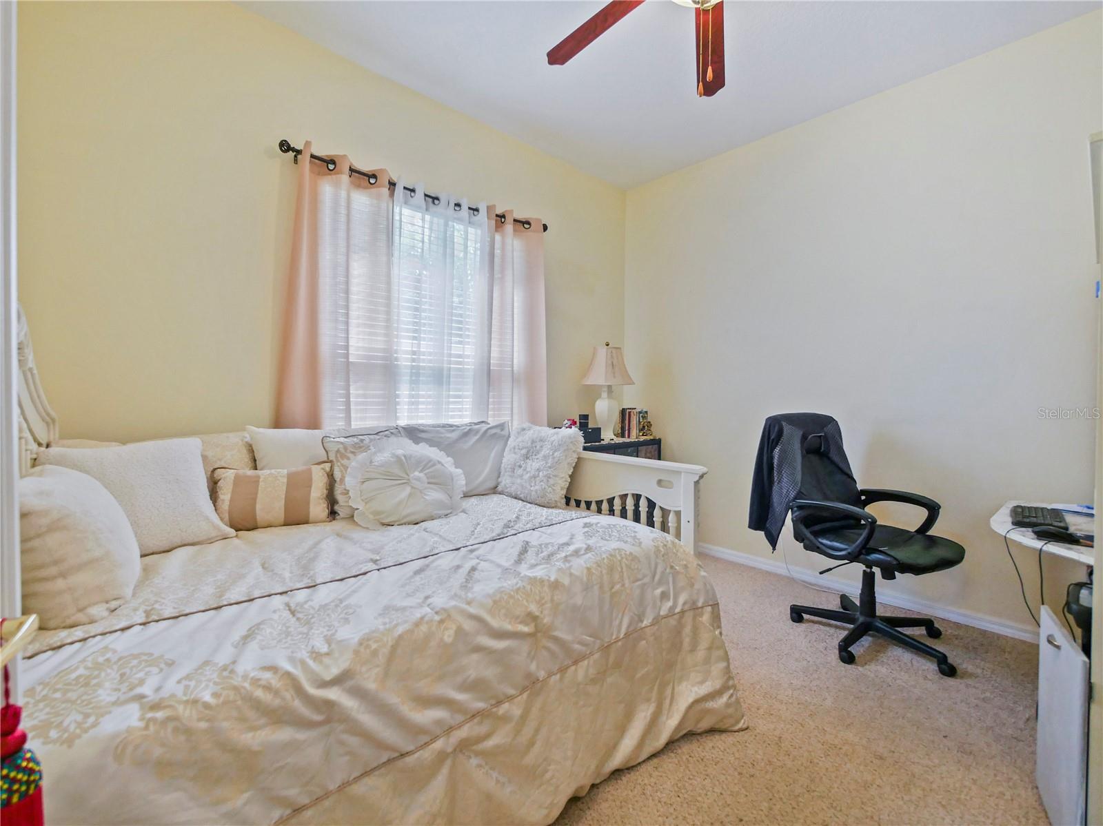 Listing photo id 28 for 23241 Abercorn Lane