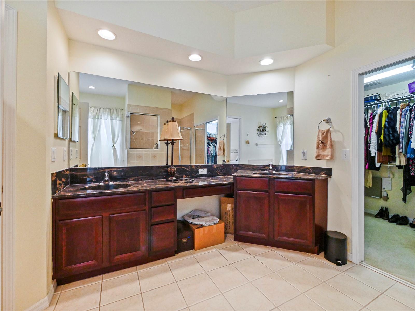 Listing photo id 42 for 23241 Abercorn Lane