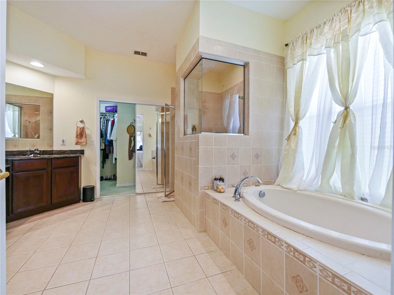 Listing photo id 43 for 23241 Abercorn Lane