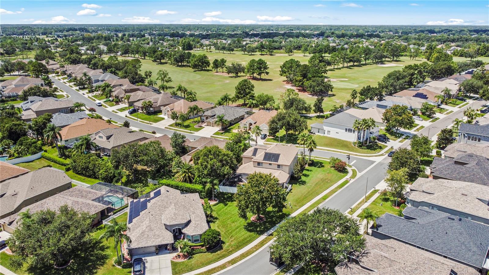 Listing photo id 50 for 23241 Abercorn Lane
